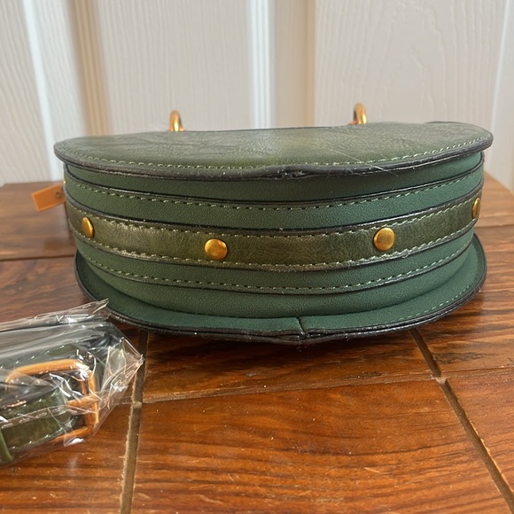 Vintage style crossover handbag, never used - Picture 3 of 5